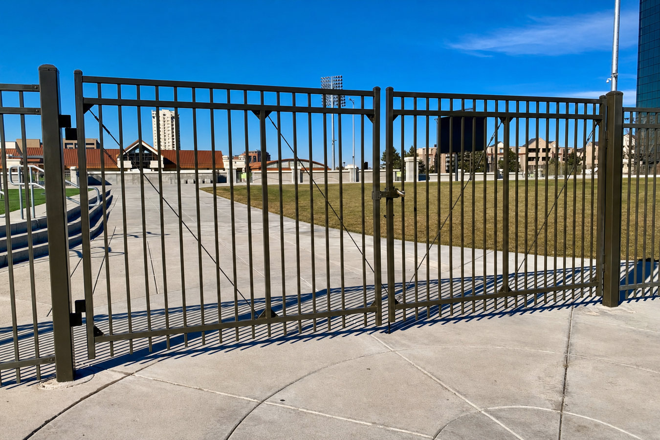 Commercial fence installation